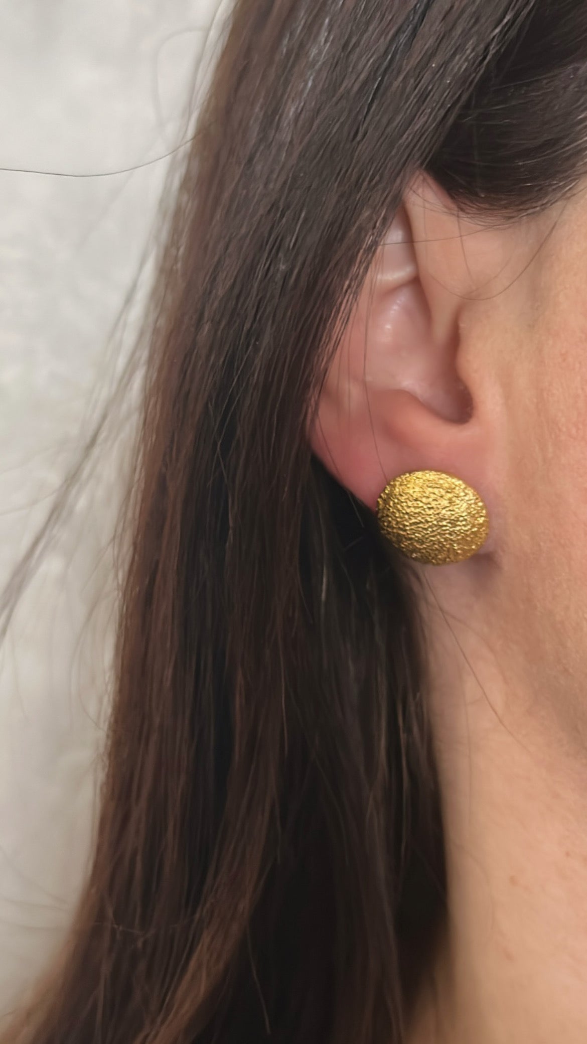 Boucles d’oreilles boule texturée, dorées ou argentées