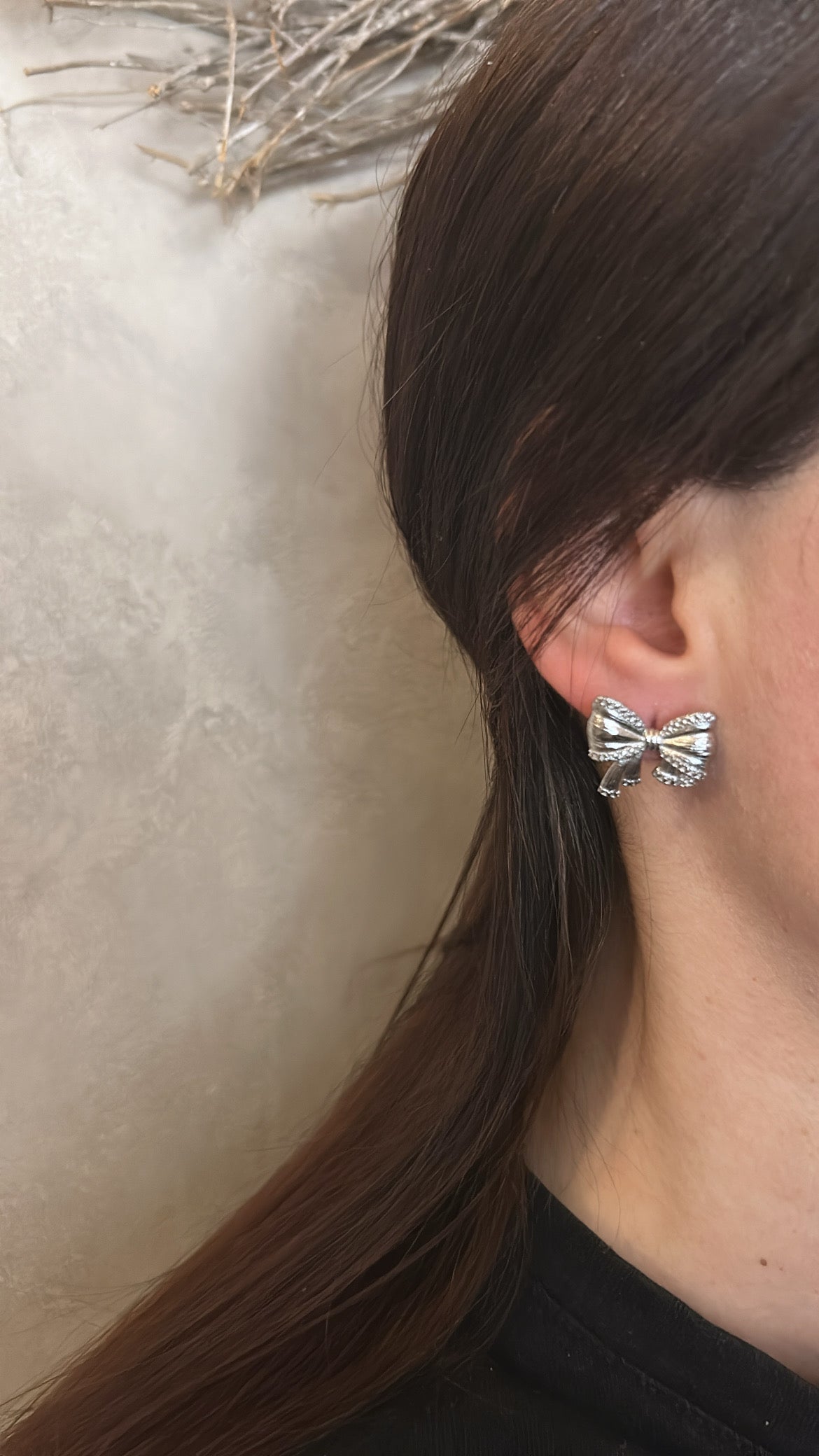 Boucles d’oreilles nœud texturé doré ou argenté