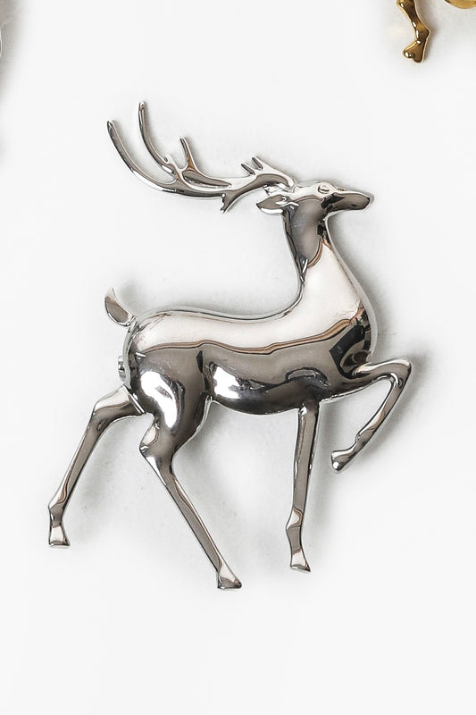 Broche cerf élégante argentée