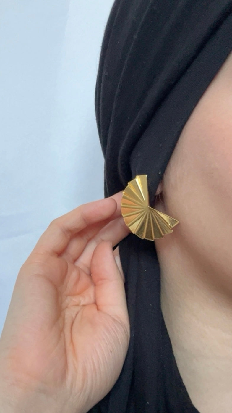 Boucles d’oreilles éventail dorées
